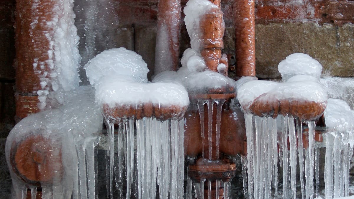 Preventing Frozen Pipes: Understanding The Temperature Threshold