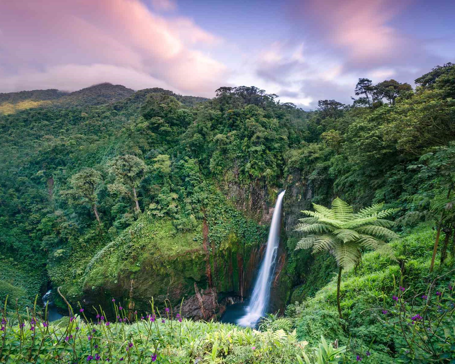 How Does Weather Vary Across Central America?