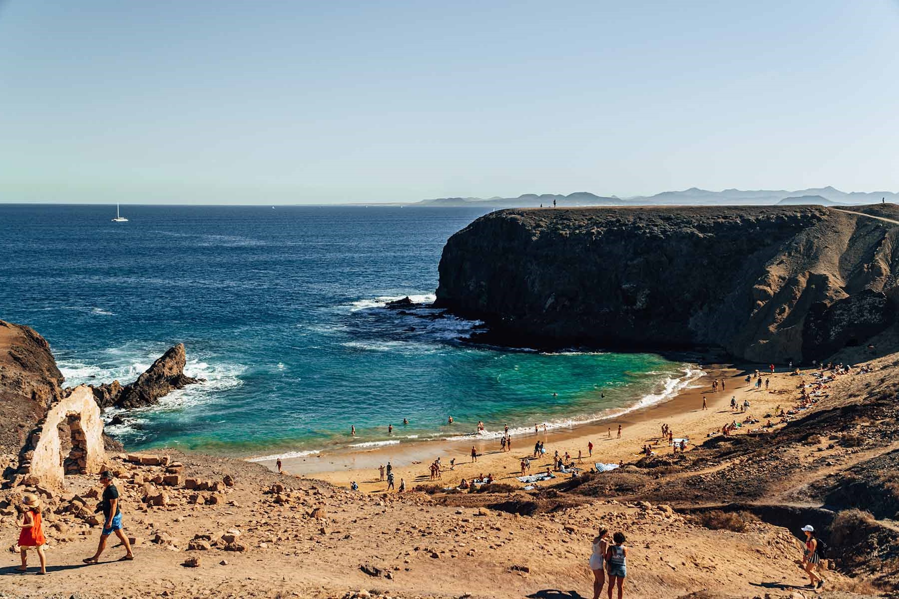 How Does Canary Islands Weather Vary by Month?